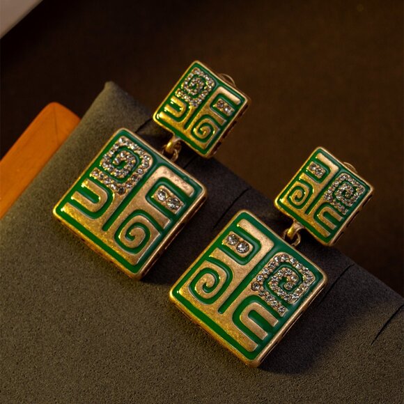 Jewelry - Vintage Gold Green Enamel Geometric Drops